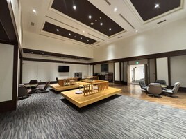 ラウンジ