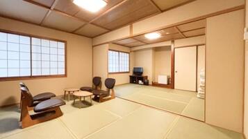 Zimmer, Gemeinschaftsbad (Connecting Japanese-style)