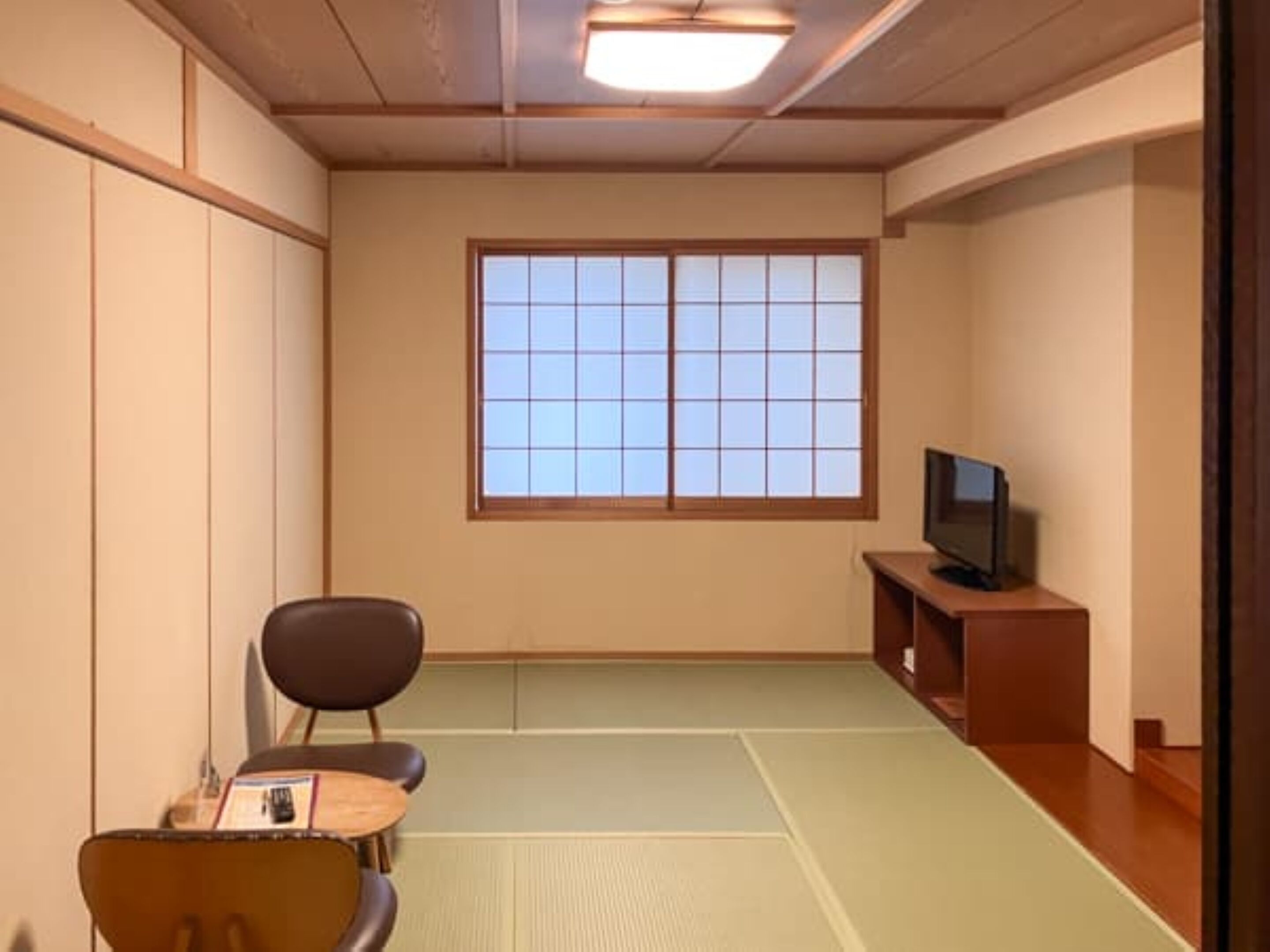 Japanese-style Room, Shared Bathroom