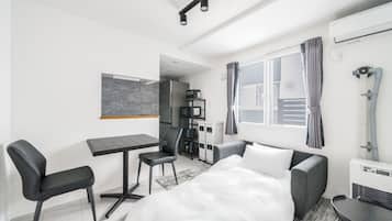 Iron/ironing board, free WiFi, bed sheets
