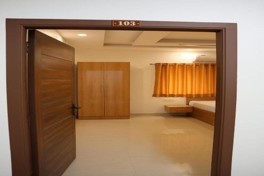 Habitación clásica doble, no fumadores | Sistema de insonorización, tabla de planchar con plancha, wifi gratis