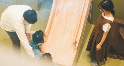 ROOM2Private Onsen Villa with Indoor Slide / Songshan City Ehime