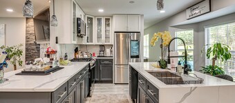 Pool, Hot Tub & Game Room! Stockbridge Oasis
