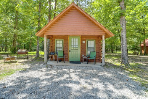 Adventure Awaits! Fifty-Six Cabin Near Caverns