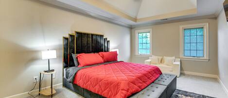 6 bedrooms, iron/ironing board, Internet, bed sheets