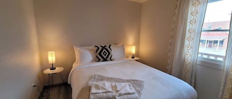 WiFi, bed sheets
