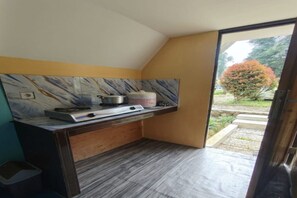 Cabin | Private kitchen - Cozzy Villa Sabda Desa Cabin (Pangalengan)
