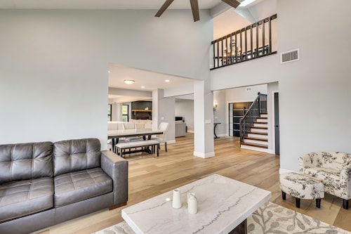 Pet Friendly! Canal-Front Apollo Beach Gem w/ Pool