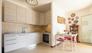 Kühlschrank, Mikrowelle