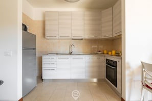Kühlschrank, Mikrowelle