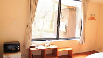 Desk, free WiFi, bed sheets