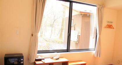 Villa Lumiere a lakeside villa where light and Mo / Minamitsuru District Yamanashi