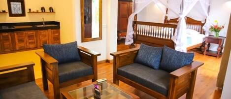 Apartamento superior, vistas al patio | Caja fuerte y wifi gratis