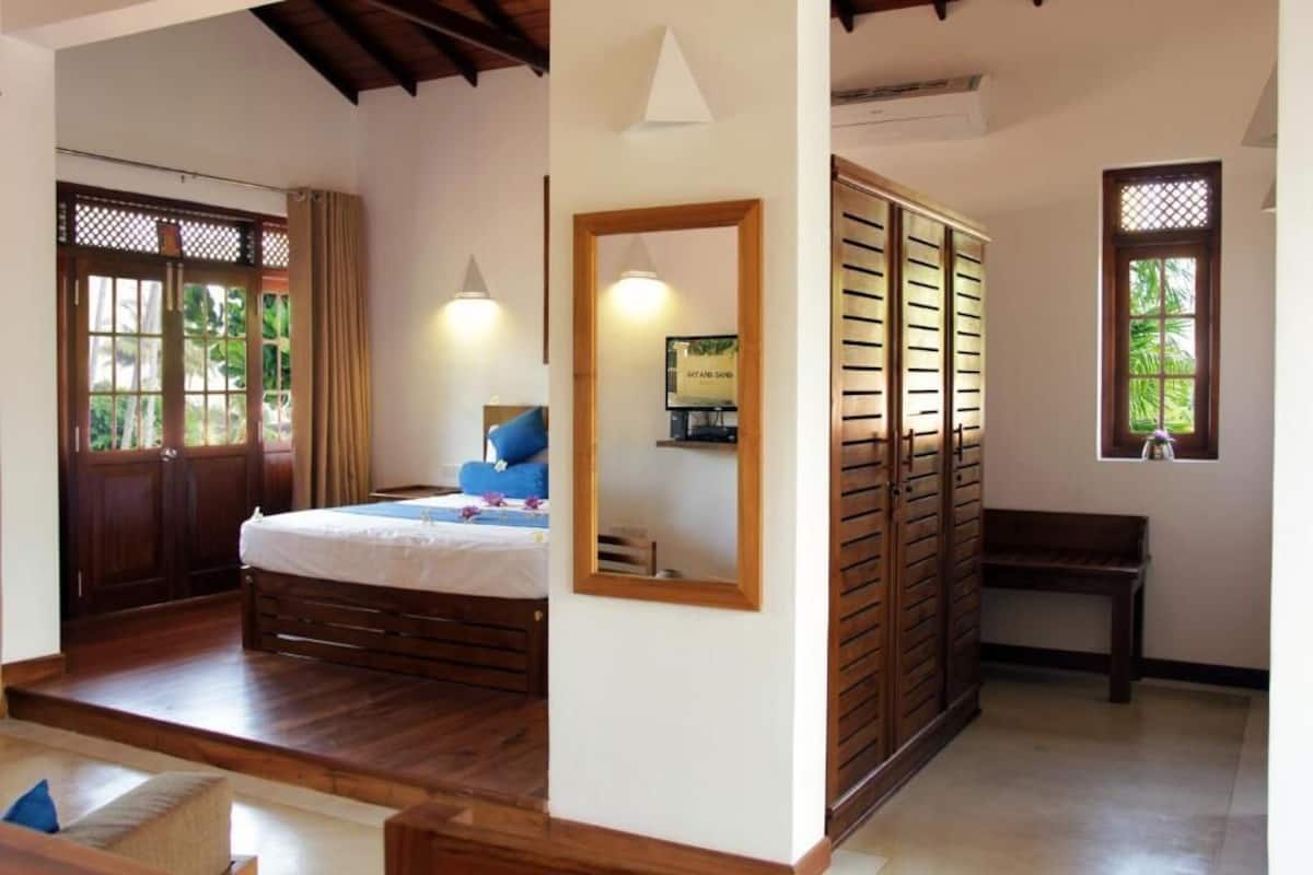 Deluxe Apartment, Balcony, Courtyard View | In-room safe, WiFi (free)