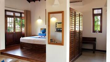 Deluxe Apartment, Balcony, Courtyard View | In-room safe, WiFi (free)