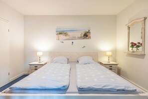 旅行用ベビーベッド、WiFi (無料)、ベッドシーツ