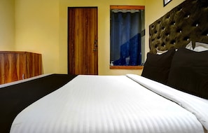 Economy Double Room, City View | Desk, laptop workspace, free WiFi - Hotel Royal Inn Ulhasnagar (Ulhasnagar)