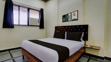 Habitación doble económica, vista a la ciudad | Escritorio, espacio para trabajar con laptop y wifi gratis