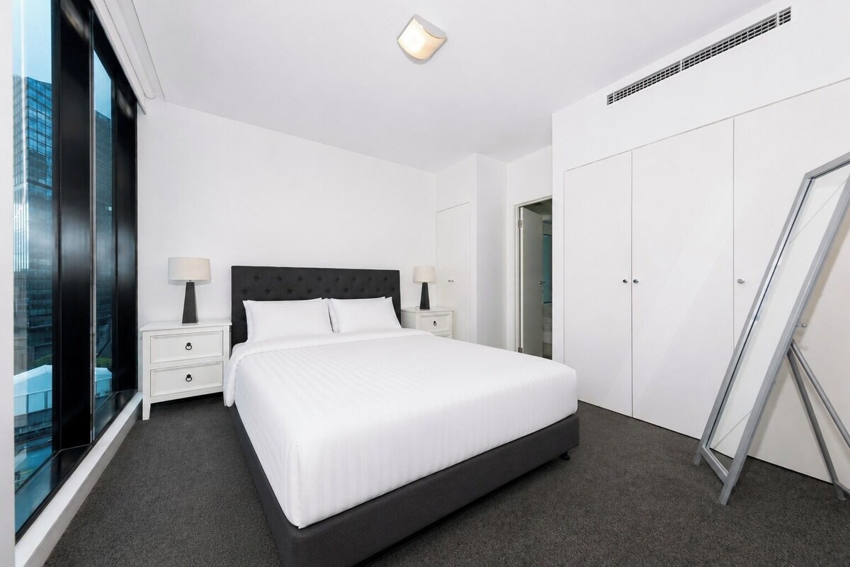 Two-Bedroom Two Bathroom with Balcony and City View | Blackout drapes, soundproofing, WiFi (free), individually decorated
