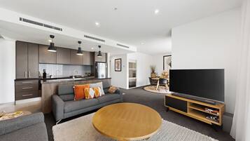 Three Bedroom Two Bathroom Deluxe Apartment with Balcony | Living area