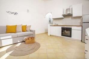 Living area - TORO's Apartment IV (4 Guests - 30' from Porto Cervo) (Santa Teresa Gallura)