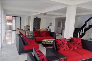 Villa | Living area - Cozzy Villa Mutiara Putih Pangalengan (Pangalengan)