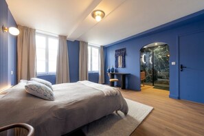 Bügeleisen/Bügelbrett, Reisekinderbett, kostenloses WLAN, Bettwäsche