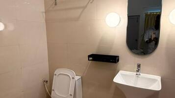 Deluxe Room | Bathroom