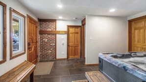 Bồn tắm spa trong nhà