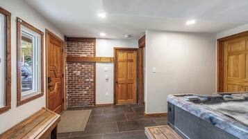 Bañera de hidromasaje interior