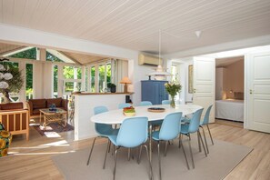Dining - Retro home with three terraces near the beach (Glesborg)