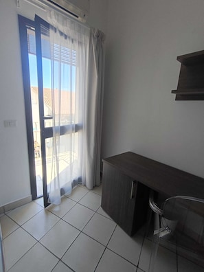 Standard Double Room, Balcony, Partial Ocean View