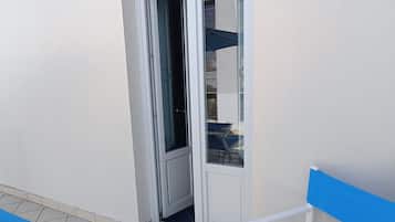 Doppia Standard, balcone, vista oceano parziale | Terrazza/patio