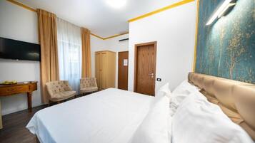 Deluxe Double Room, Courtyard View