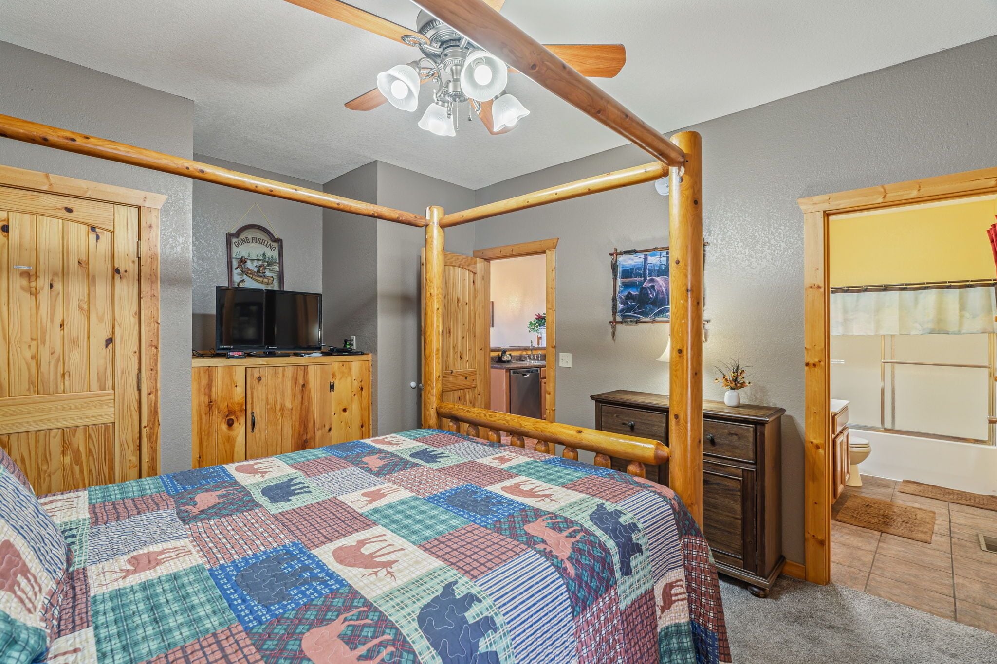 Cabin, Multiple Beds, Mountain View (Pigeon Forge Hideaway) | 2 bedrooms, individually decorated, individually furnished, bed sheets
