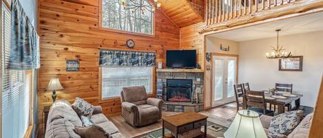 Cabin, Multiple Beds, Mountain View (Pigeon Forge Hideaway) | Living area