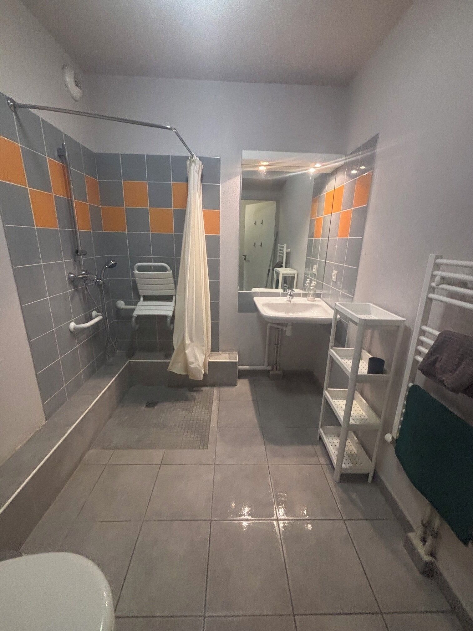 Towels, toilet paper
