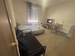 Room - Vrbo Property (Juvignac)