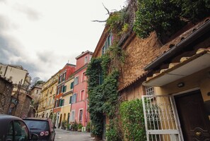 Exterior - Vrbo Property (Roma)