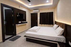 Desk, free WiFi - Hotel Leelanchal (Sehore)