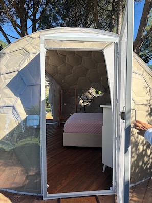 Room - Private stargazing and a hot tub: glamping on the "Balcony of the Gods." (Pianillo)