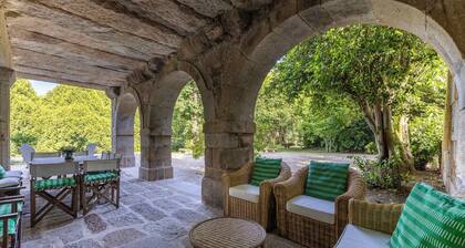 Carcavelos Manor House by Portugal Active