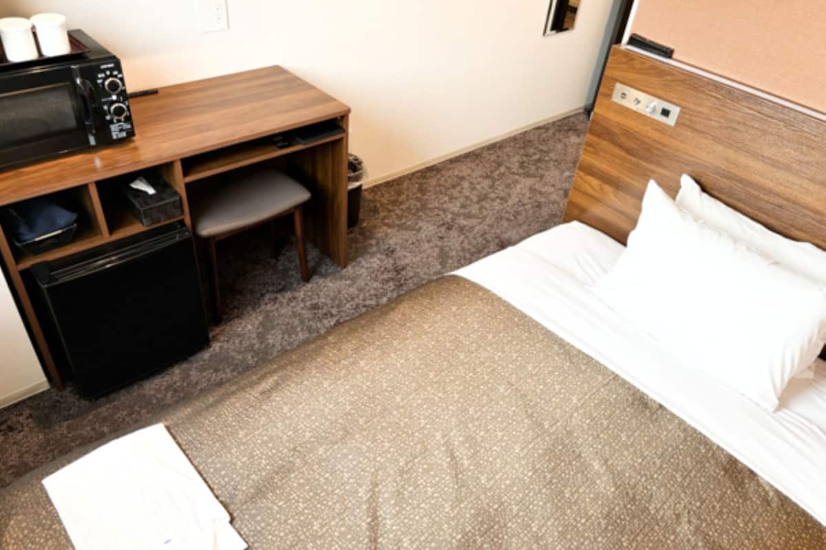 Desk, free WiFi, bed sheets