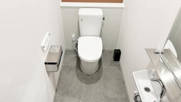 Chambre Triple, non-fumeur | Salle de bain