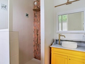 Bathroom - Mosane - Cozy Suite on the Banks of the Meuse | Romantic Getaway (Namur)