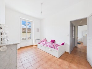 Room - Vrbo Property (Rognes)