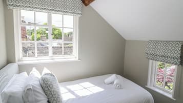 3 bedrooms, WiFi (free), individually decorated, individually furnished