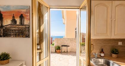 Small House Downtown Near Monaco
