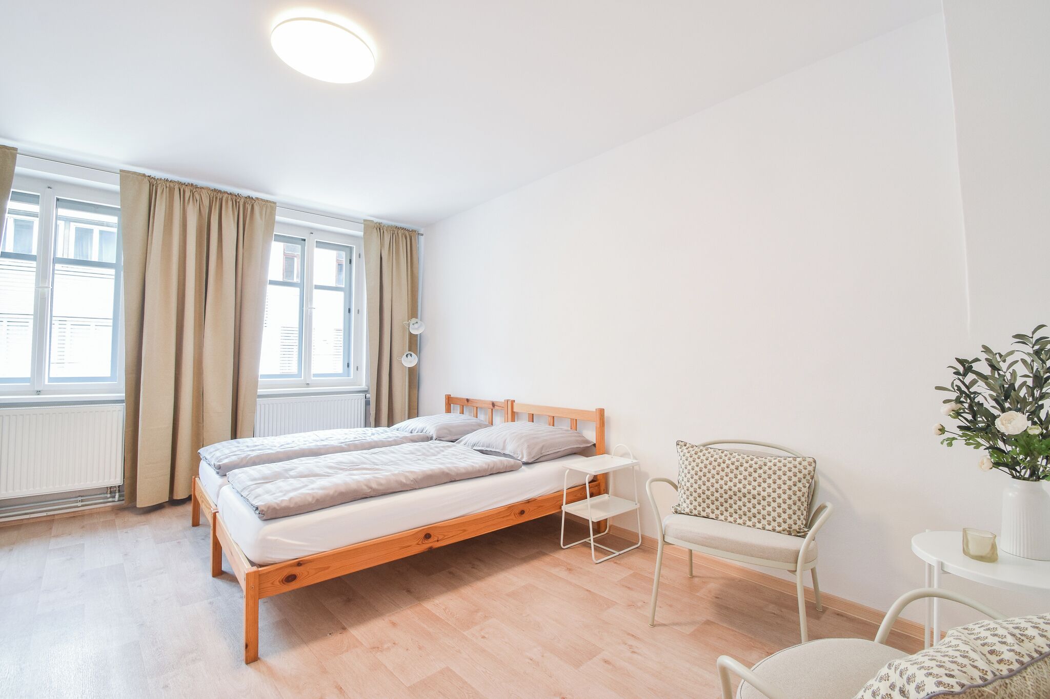 3 bedrooms, internet, bed sheets