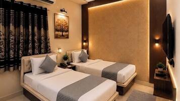 Standard Double Room | Premium bedding, down comforters, pillowtop beds, free minibar items